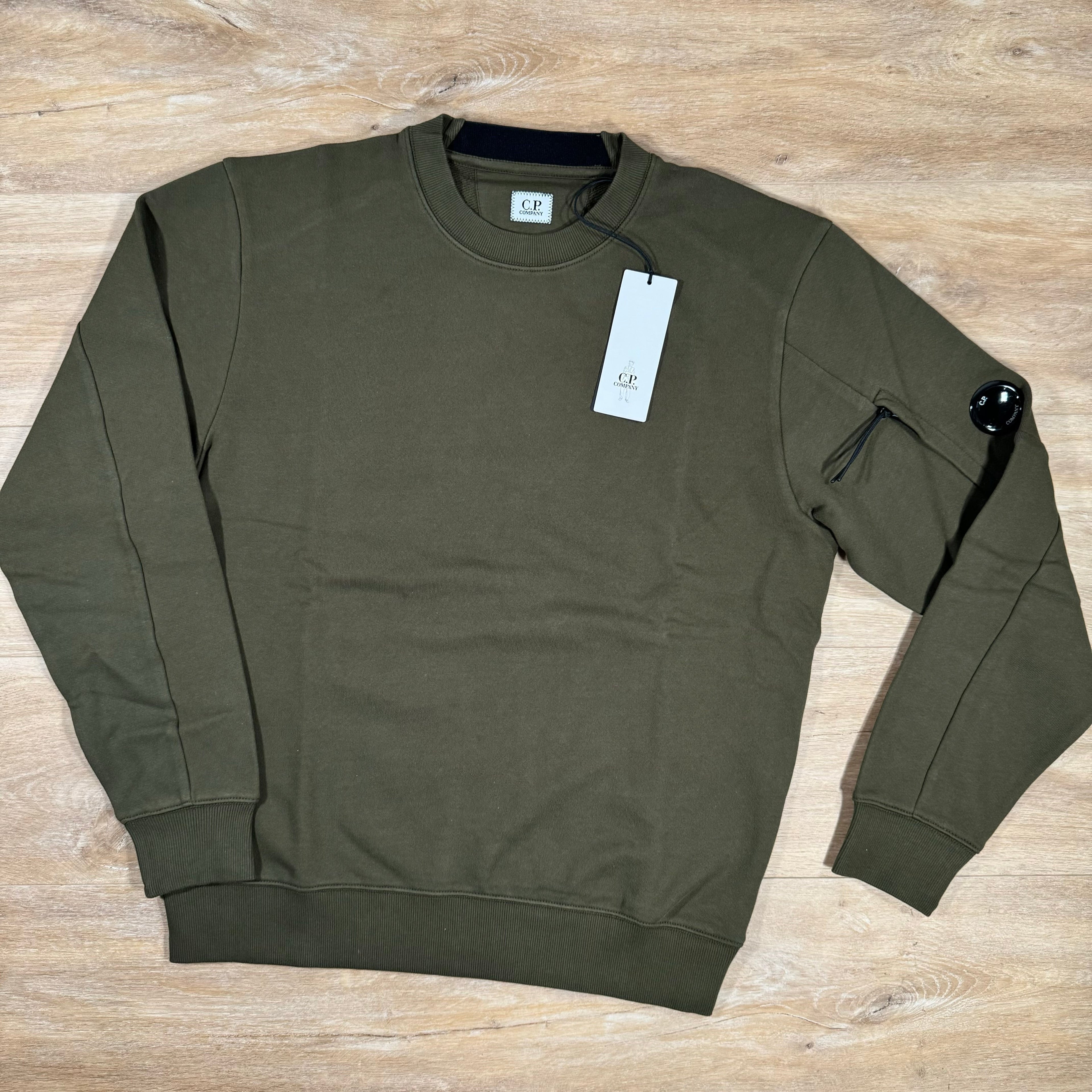 C.P. Company Diagonal Raised Fleece Crewneck Lens Sweatshirt in Ivy Green